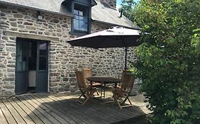 Maisonnette Au Pied Du Mont Dol